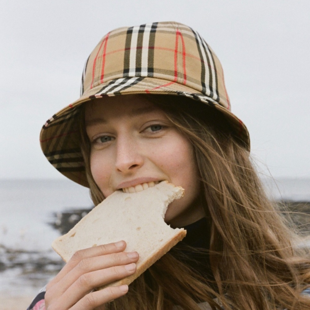 BURBERRY PLAID BUCKET HAT (ON BRAND)